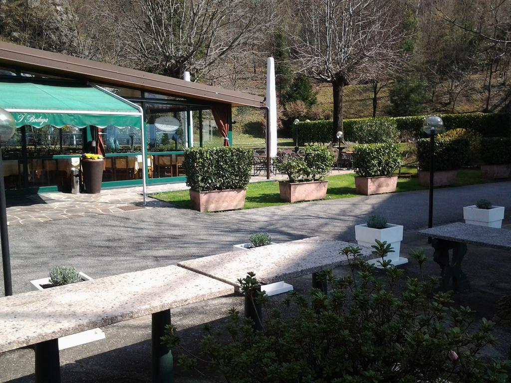 Trattoria I Bodega Hotel Abbadia Lariana Exterior foto