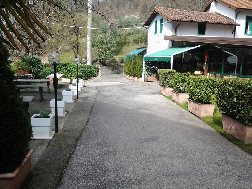 Trattoria I Bodega Hotel Abbadia Lariana Exterior foto
