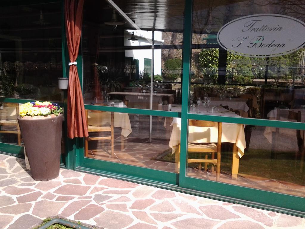 Trattoria I Bodega Hotel Abbadia Lariana Exterior foto