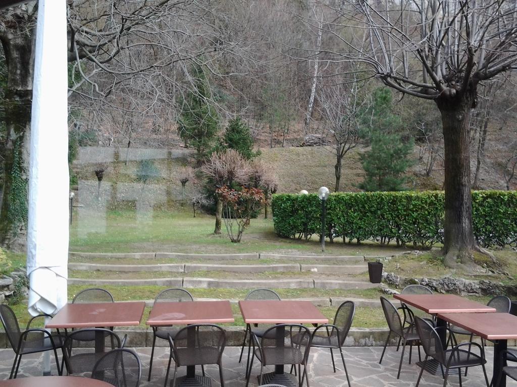 Trattoria I Bodega Hotel Abbadia Lariana Exterior foto